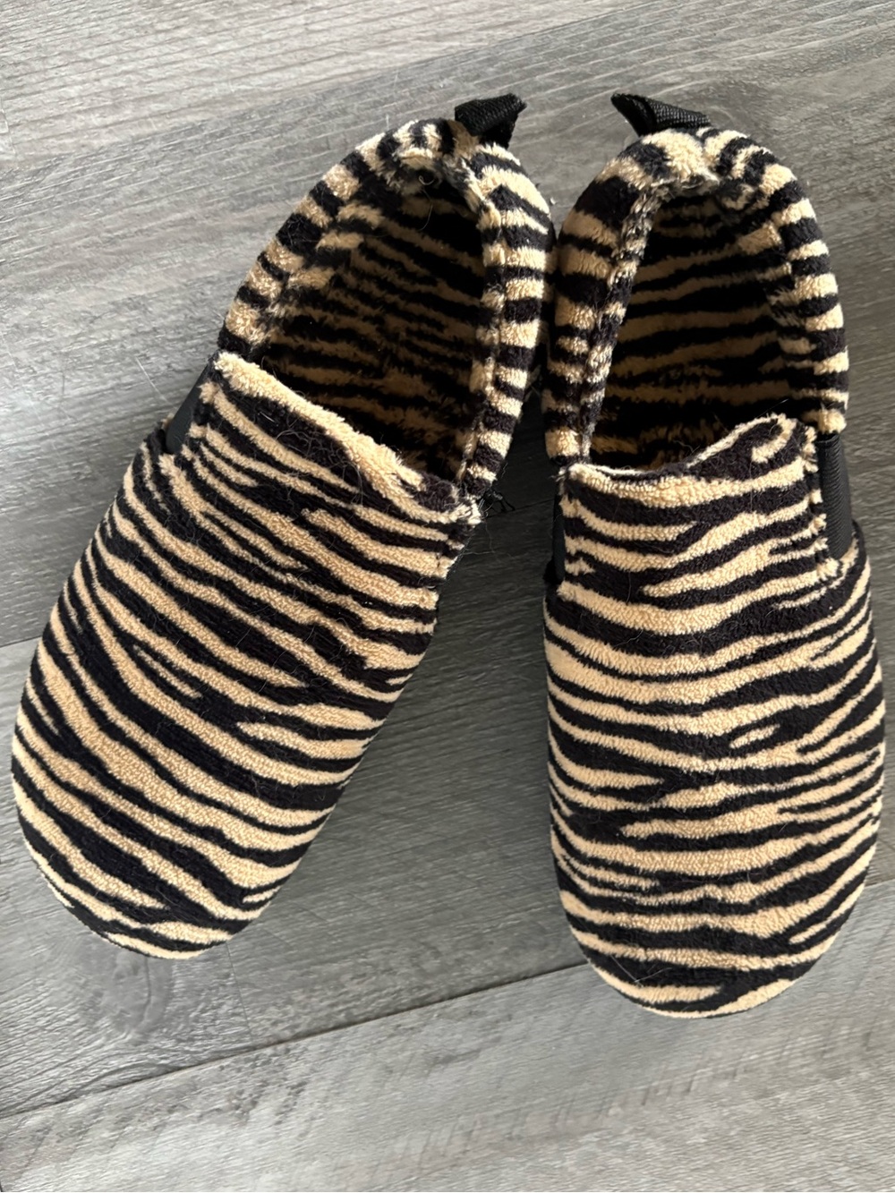 VIONIC Kalia Slip on Slipper Animal Print Fuzzy Womens 7 House Shoes Comfort
